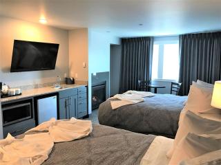 Starfish Manor Oceanfront Hotel - 9