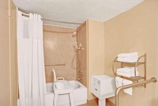 Days Inn by Wyndham Memphis at Graceland - 4