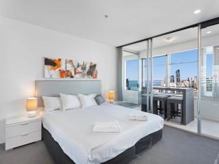 Luxury 3 Bedroom Apartment with Ocean Views - Coast HM - Gold Coast - 0