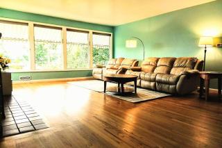 Saltwater Beach Home with Ocean Views - Des Moines - 8