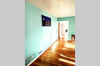 Saltwater Beach Home with Ocean Views - Des Moines - 3