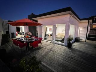 Ocean Front East End Beach House - New Plymouth - 3
