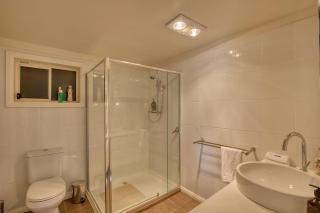 Seaview Apartment - 3