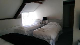 Dragon Inn - Crickhowell - 1