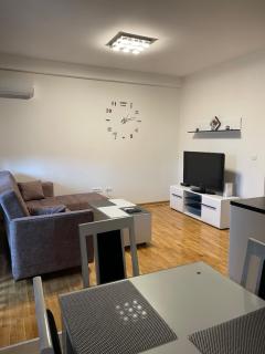 Royal Residence Apartmani - Pančevo - 9
