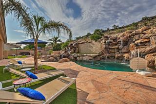 Near Golf Glendale Oasis with Pool and Hot Tub! - Phoenix - 0