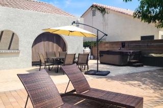 Beautiful Backyard Comfortable Phoenix Getaway! - Phoenix - 8