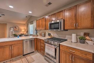 Family-Friendly Home, 6 Mi to Riverwalk Plaza - Bakersfield - 4