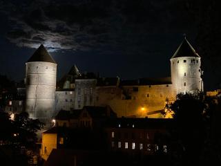 Bâtisse du pont pinard et son granit rose - Semur-en-Auxois - 3