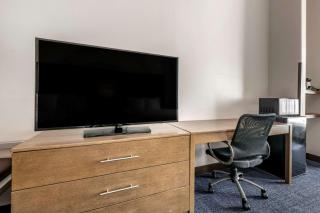 Comfort Suites Fort Lauderdale Airport & Cruise Port - 1