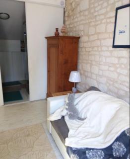 Charmant refuge à Courchamps, terrasse et jardin - 2