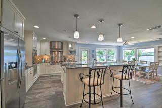 Spacious Granbury Home with Lakefront Outdoor Oasis! - Granbury - 2