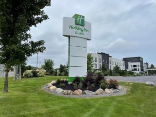 Holiday Inn & Suites Syracuse Airport - Liverpool by IHG - Liverpool - 9