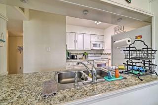 Breezy Corpus Christi Condo with Deck and Fishing Dock - 1