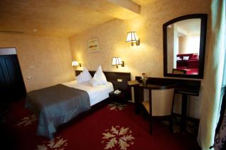 Hotel Delta 4 - 2