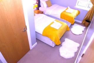 Allen Luxury Apartment - Coventry - 4