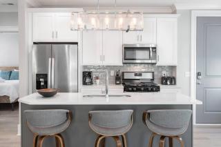 The Cooper Suite at 122 Spring - 4