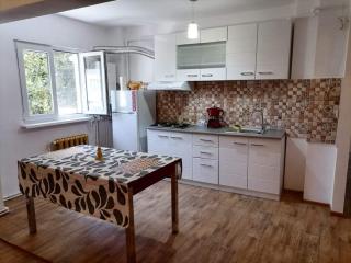 HomeAway - Bacău - 8