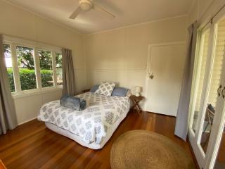Miss Bullens Cottage - Yungaburra - 4