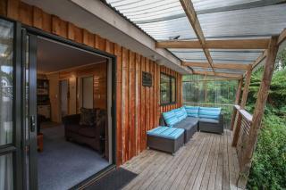 Kaka Retreat Motel, Stewart Island - Half-moon Bay - 2