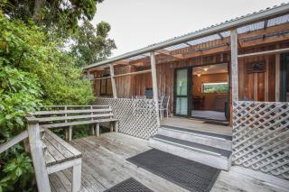 Kaka Retreat Motel, Stewart Island - Half-moon Bay - 1