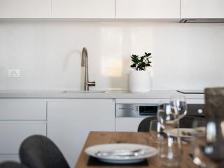 1913 on Vincent- Centrally located apartment - 7