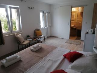 Room ALFA - 8