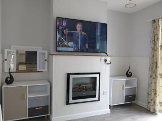 3 Bedroom Home with Welcome Breakfast near Beaches - 8