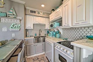 Oceanfront Corpus Christi Condo Resort Perks! - 9