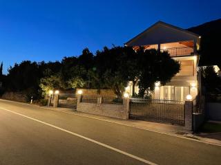 Tole Villa Podaca - 0