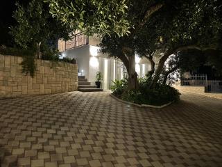 Tole Villa Podaca 2 with heated Pool - Podaca - 9