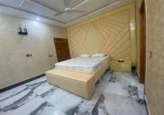 Burj Al Bahria Town Luxury Suites - Lahore - 7