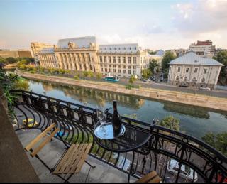 Moonlight River With Balcony Old Town - Bucarest - 0