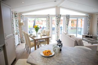 Penny Lodge with Hot Tub - 4