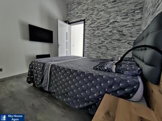 Logement avec Spa Privatif Jacuzzi Grande terrasse sans vis à vis Sky House Agen - Agen - 4
