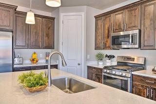 Community Pool and Private Hot Tub Washington Home! - Washington - 1