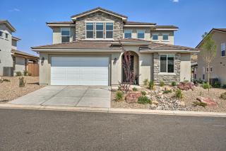Private Hot Tub and Community Pool Washington Home! - 1