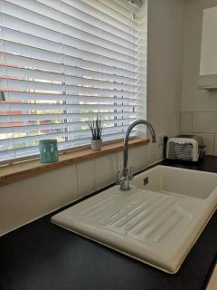 The Little House, boutique home near the sea - 1