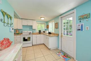 Cottage Haven-One Minute Walk To The Beach-Private Yards-Keyless Locks - Bradenton Beach - 6