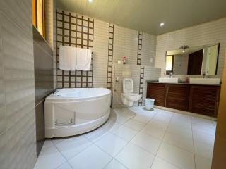 SeaOne Nyali 3bdr W Pool*Beach Access*Jaccuzi*WiFi - Mombasa - 3