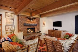 Cottonwoods Unit 1C, Downtown Condo with Upgraded Kitchen & Bathrooms - 8