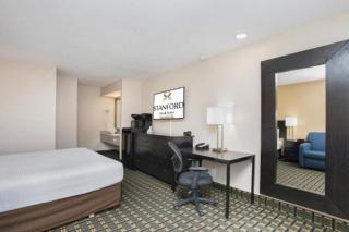 Stanford Inn & Suites Anaheim - Anaheim - 4