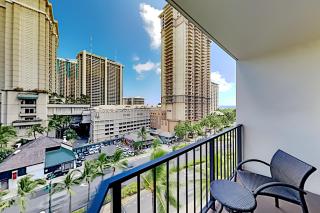 Aqua Palms Waikiki Ocean View Lanai Parking Included - Honolulu - 1