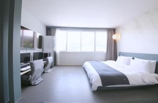 Gimhae Jangyu Stayin Hotel - Gimhae - 2