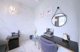 Gimhae Jangyu Stayin Hotel - Gimhae - 7