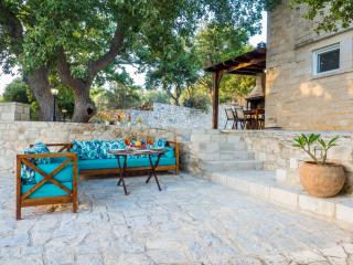 Stone Built Private villa Limeri with pool, BBQ & Shaded Patio - 4