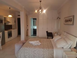 Paralia Luxury Suites - Agios Stefanos - 9