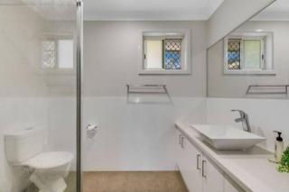 Tourist Road - Studio Unit - East Toowoomba - 3