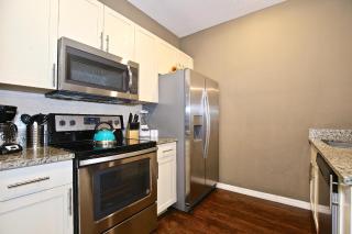Fantastic Townhouse In Lux Community Sleeps 8, 10' To Disney!! - Kissimmee - 1