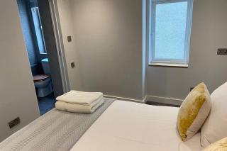 Spacious 1 bedroom apartment with sea views - 7